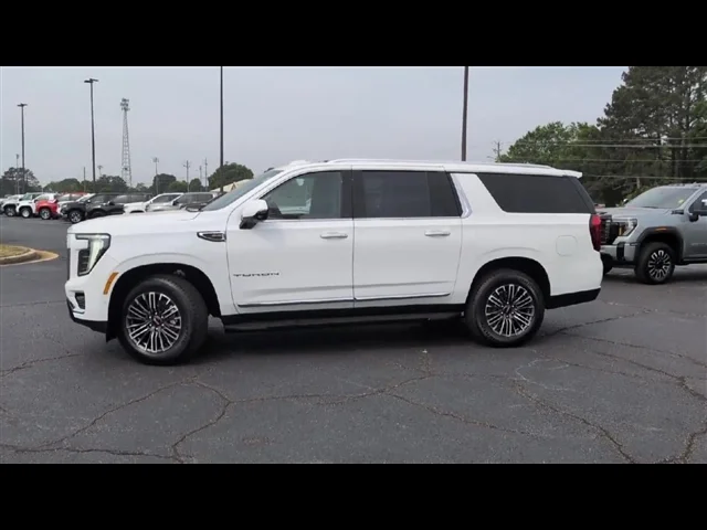 New 2026 Summit White GMC Elevation image 29