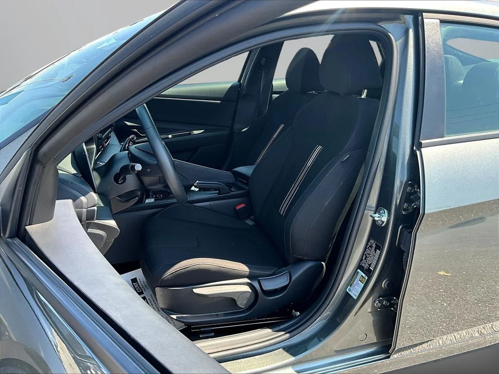 Used 2026 Gray Hyundai SEL Sport image 23