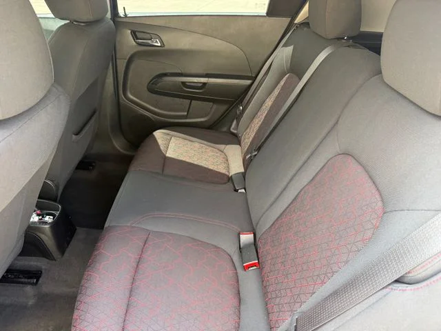 Used 2018 Blue Metallic Chevrolet LT image 28