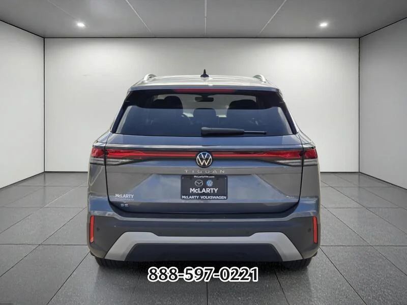 Used 2025 Pyrite Silver Metallic Volkswagen 2.0T SE image 4