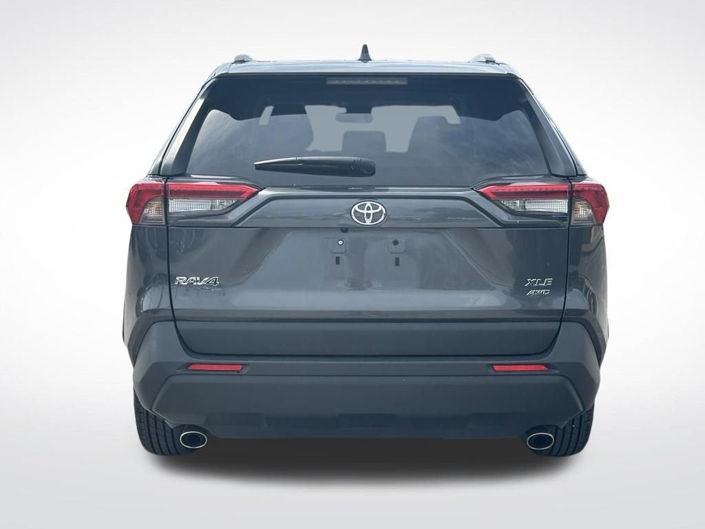 Used 2025 Gray Toyota XLE image 5