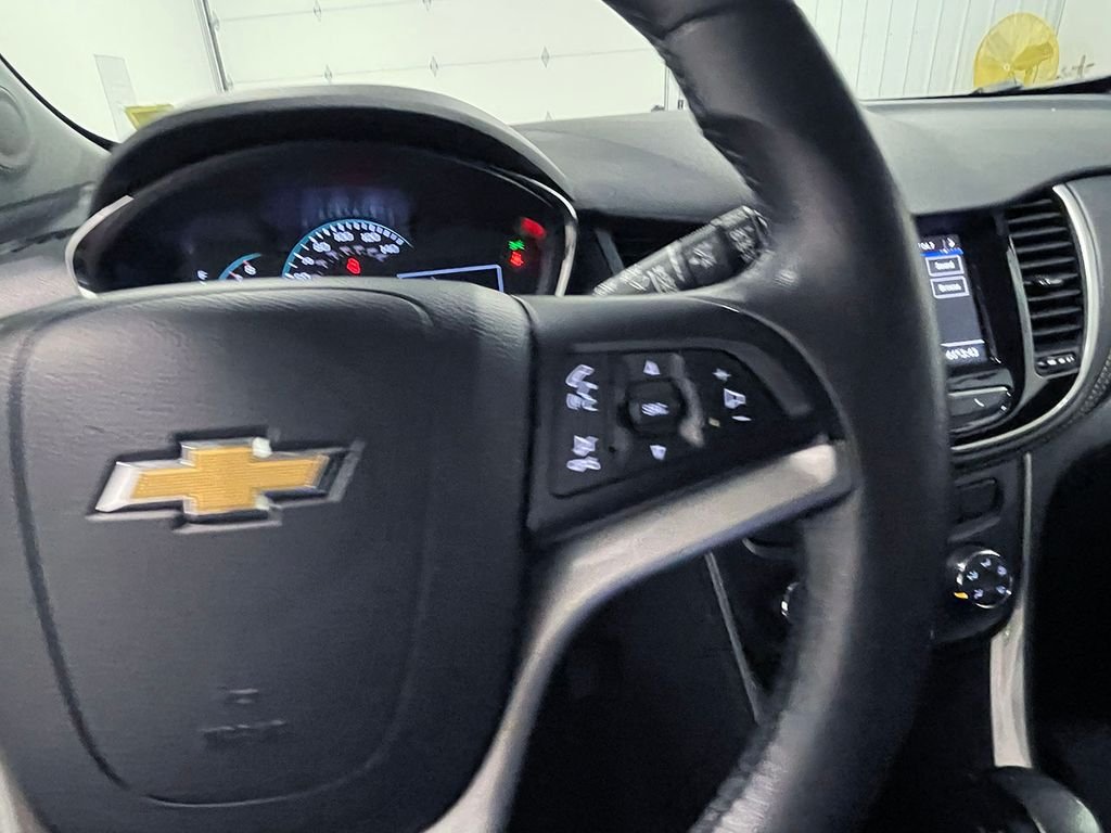 Used 2021 Gray Chevrolet LT image 34