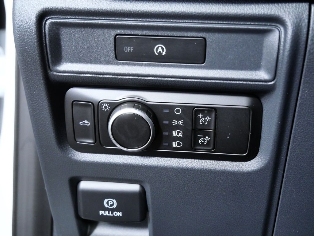 Used 2025 White Ford XL image 24