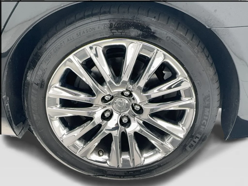 Used 2015 Black Lexus 460 image 12