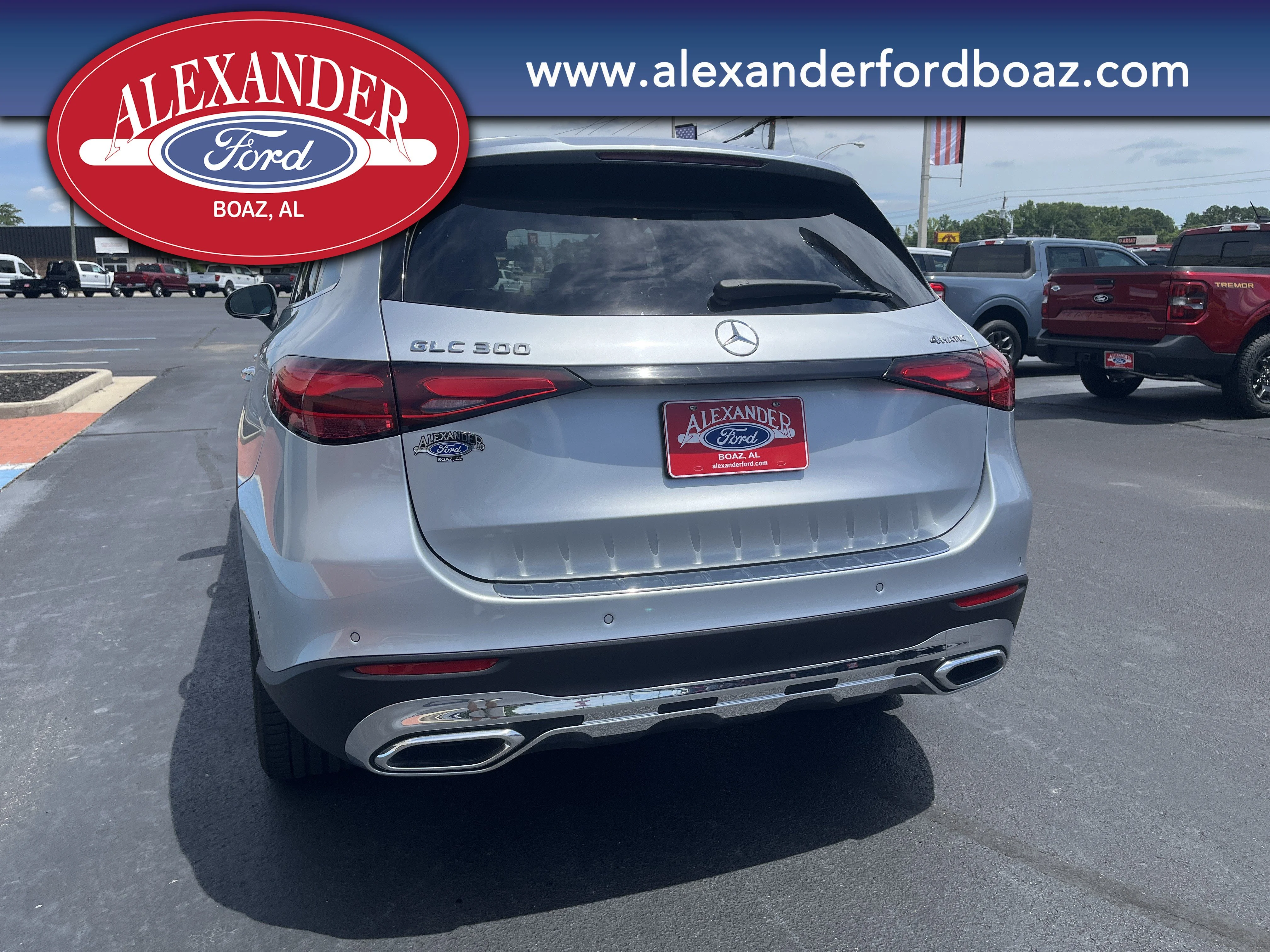 Used 2025 Silver Mercedes-Benz GLC 300 image 7