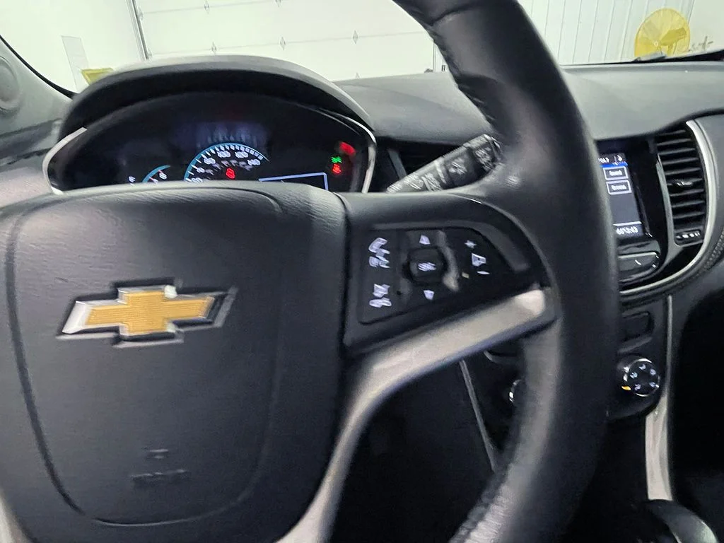Used 2021 Gray Chevrolet LT image 34