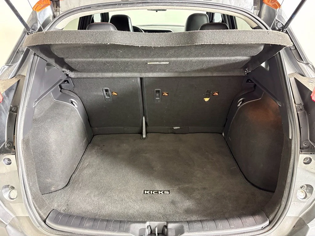 Used 2020 Gray Nissan SR image 22