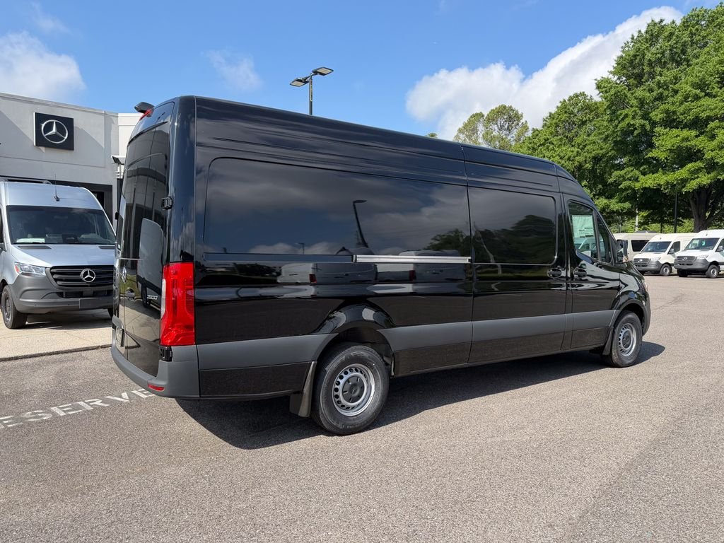 New 2026 Jet Black Mercedes-Benz Cargo 170 WB image 10