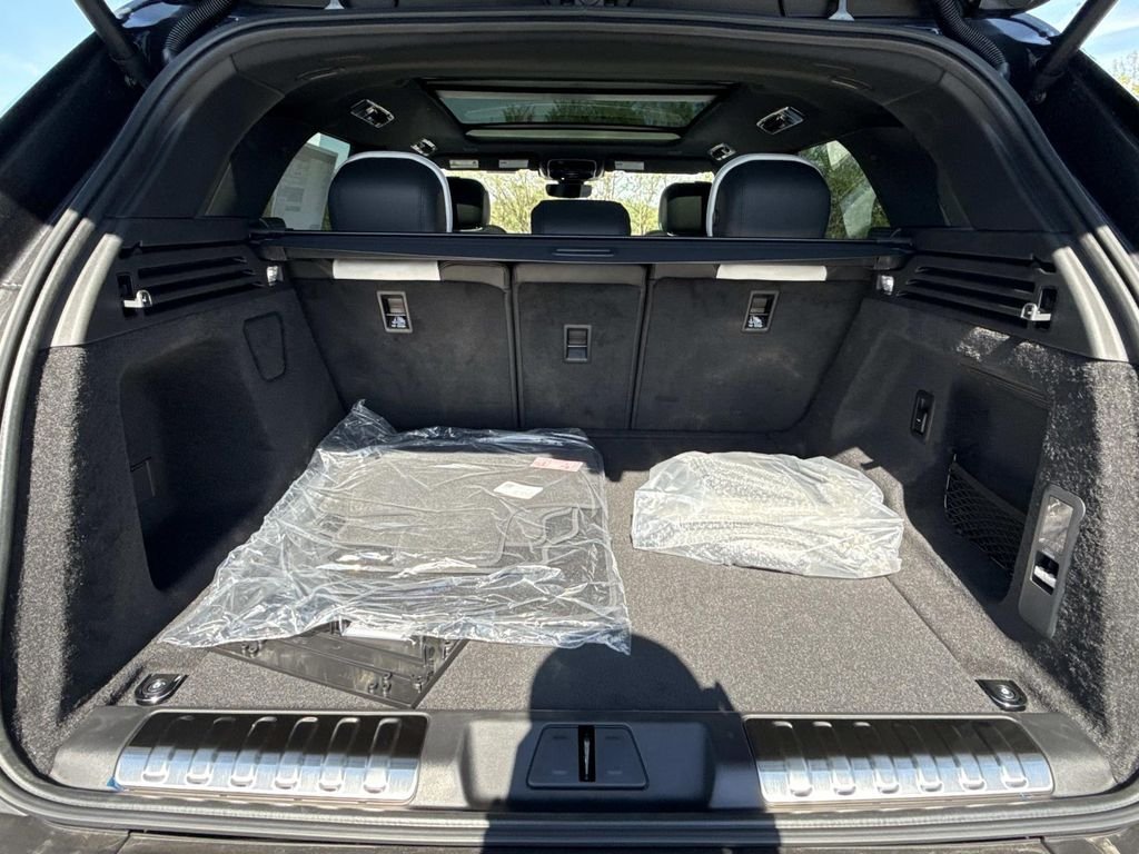 New 2026 Carpathian Grey LAND ROVER Dynamic SE image 15