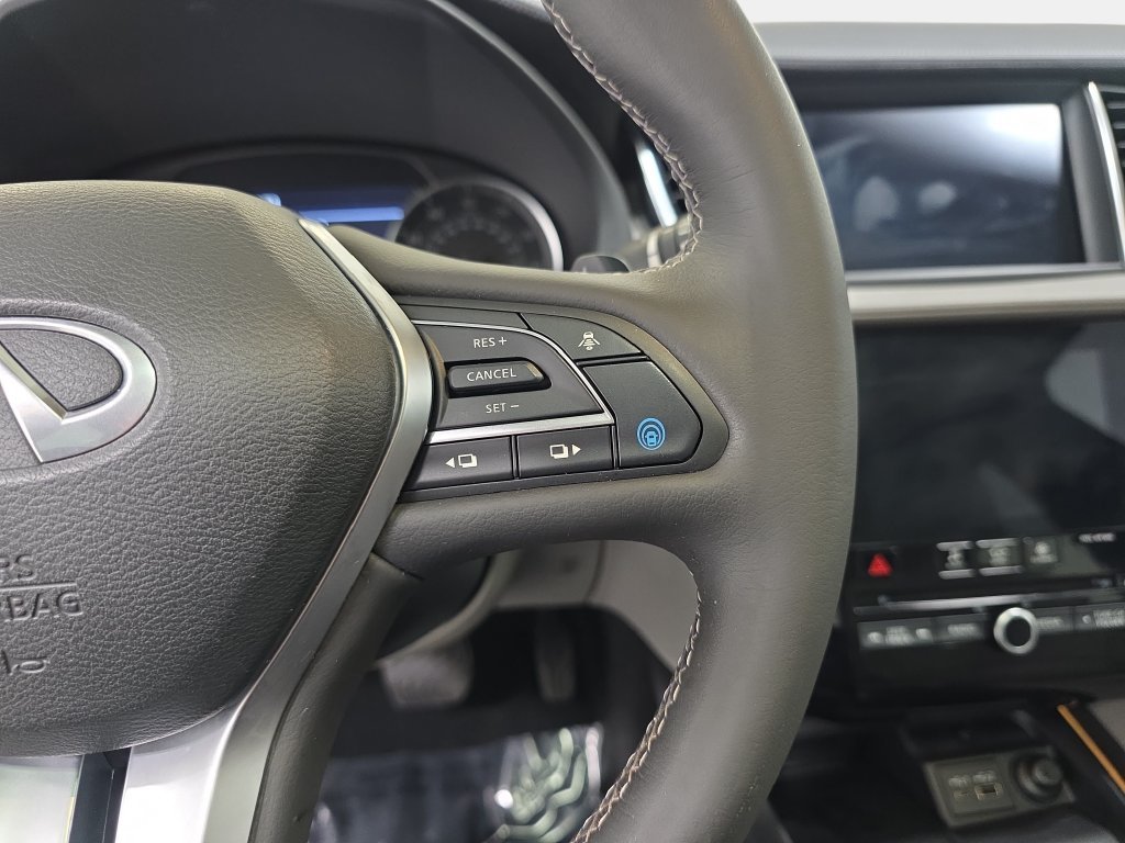 Certified Used 2023 Mineral Black INFINITI SENSORY AWD image 15