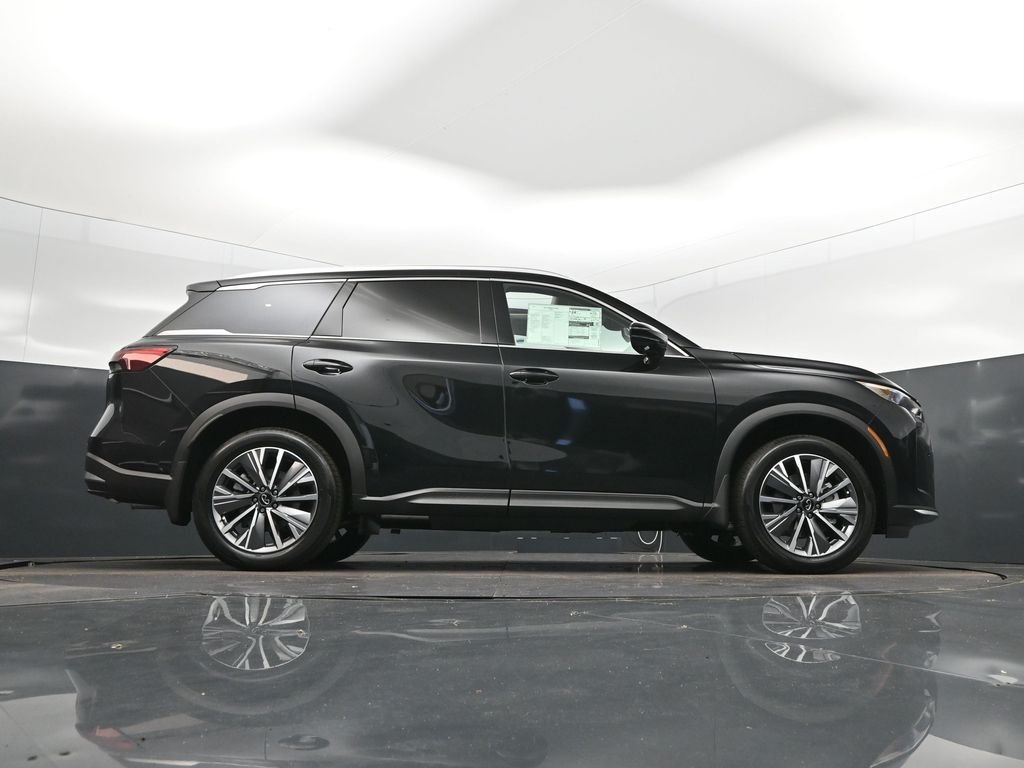 New 2027 MINERAL BLACK INFINITI Luxe FWD image 44