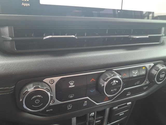 Used 2025 White Jeep Rubicon image 19