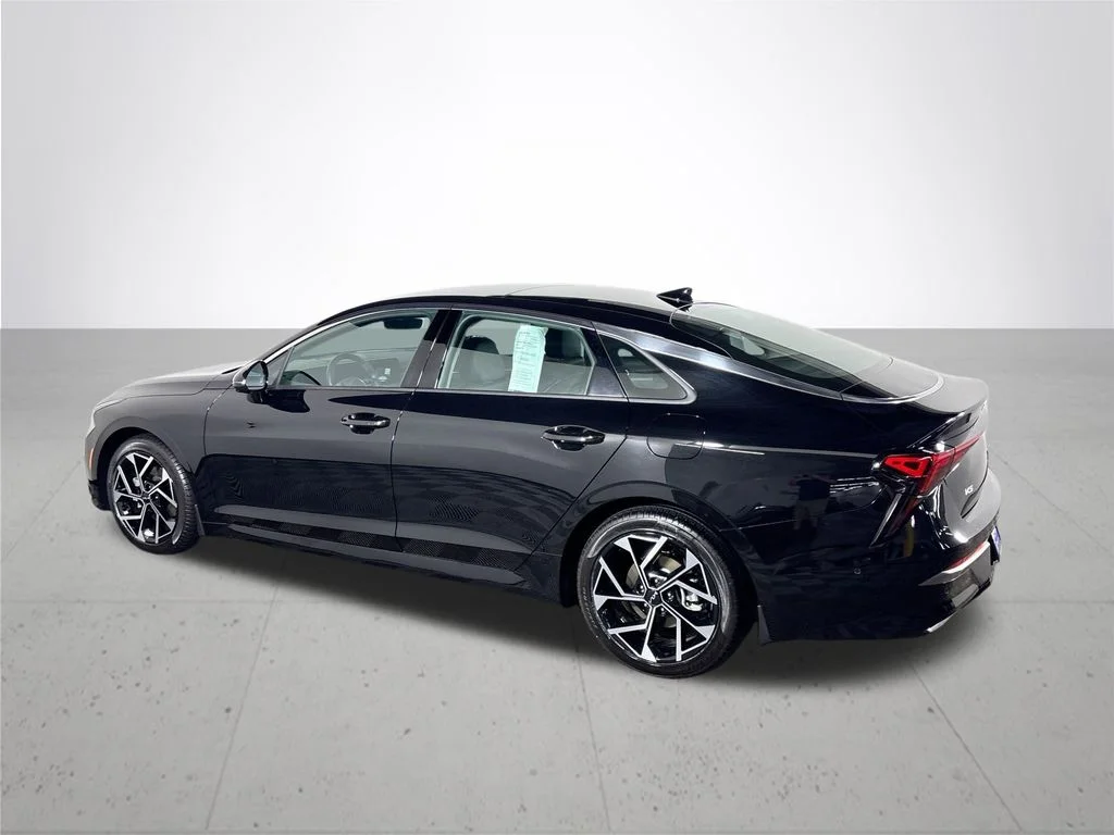 Used 2025 Black Kia EX image 8