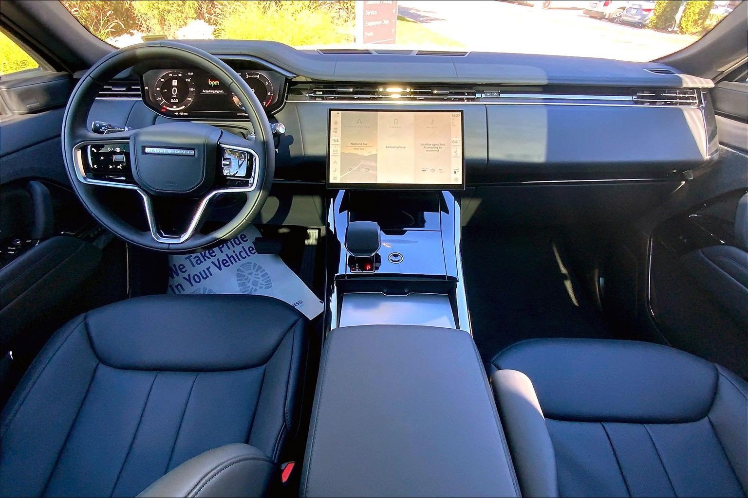 New 2027 Borasco Grey Land Rover  SE P360 image 5