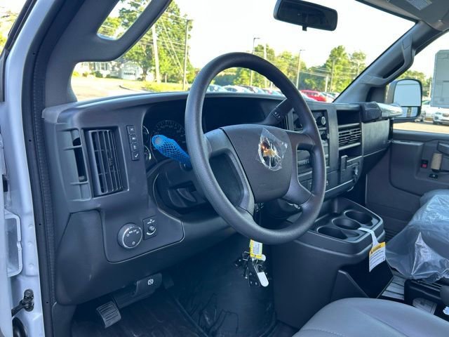 2025 Chevrolet Express Cargo Work Van - Photo 19