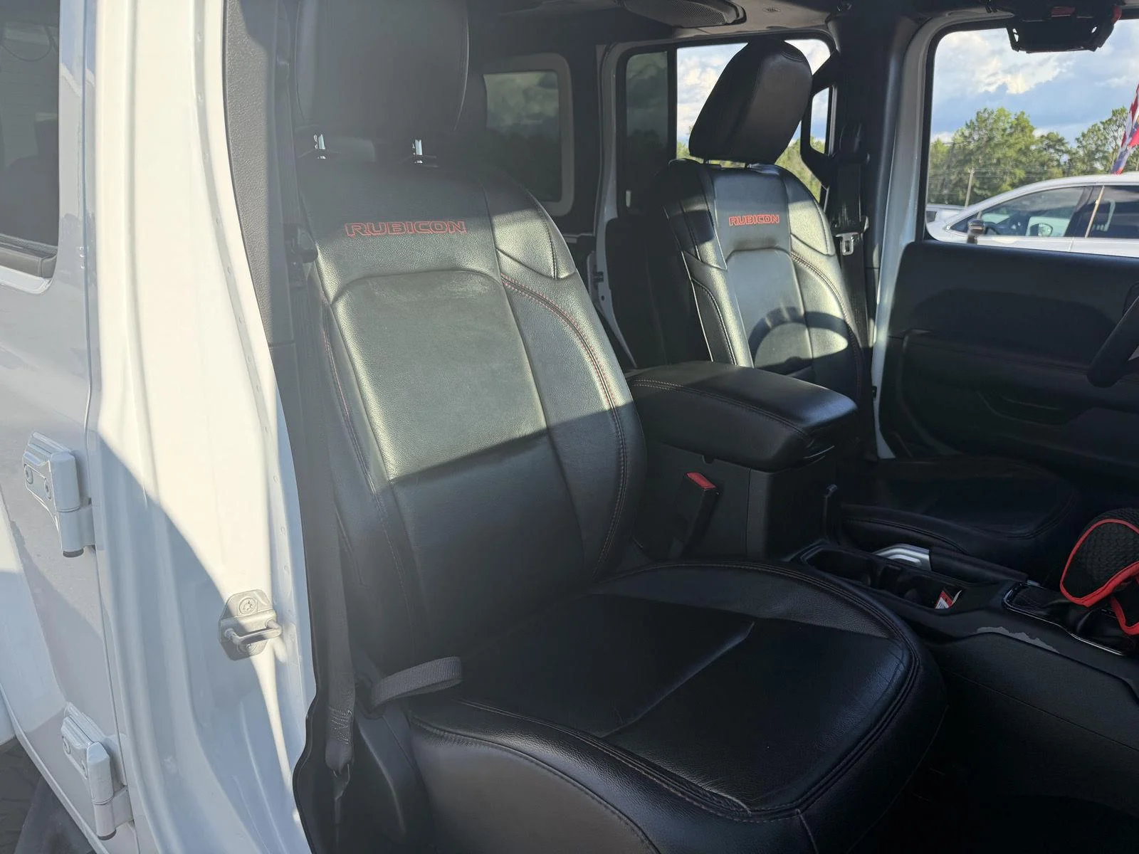 Used 2019 Bright White Clearcoat Jeep Rubicon image 21