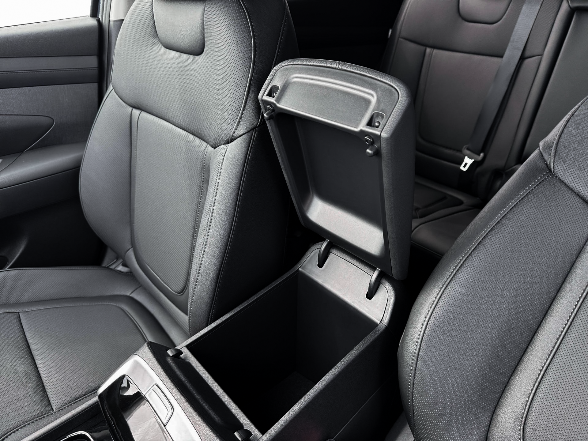 New 2026 Shimmering Silver Hyundai SEL Premium AWD image 18