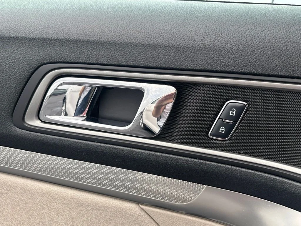 Used 2018 White Ford XLT image 9