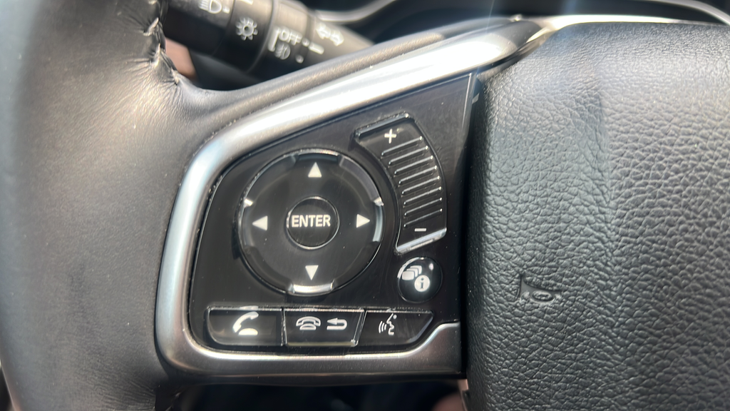 Used 2018 White Honda EX-L image 32