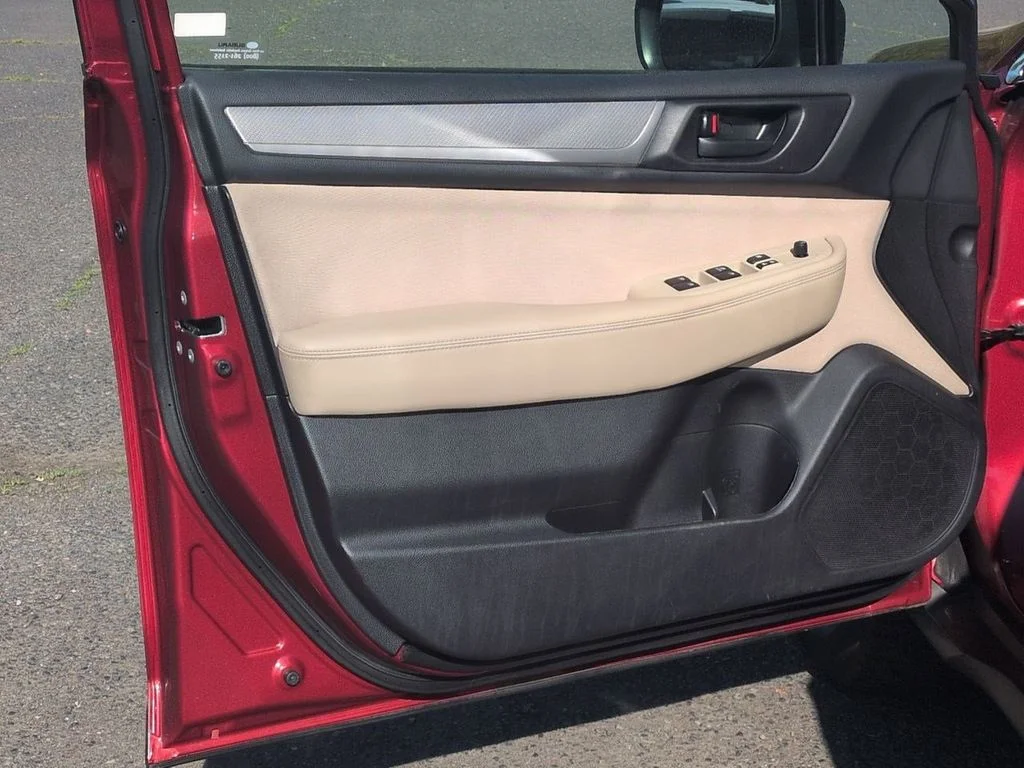 Used 2018 Crimson Red Pearl Subaru 2.5i image 9
