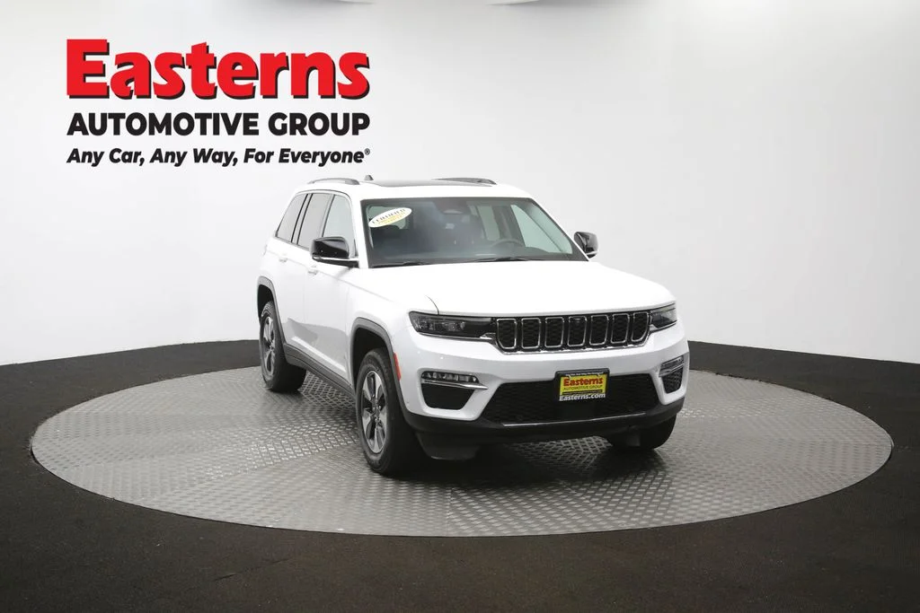 Used 2022 White Jeep 4xe image 55