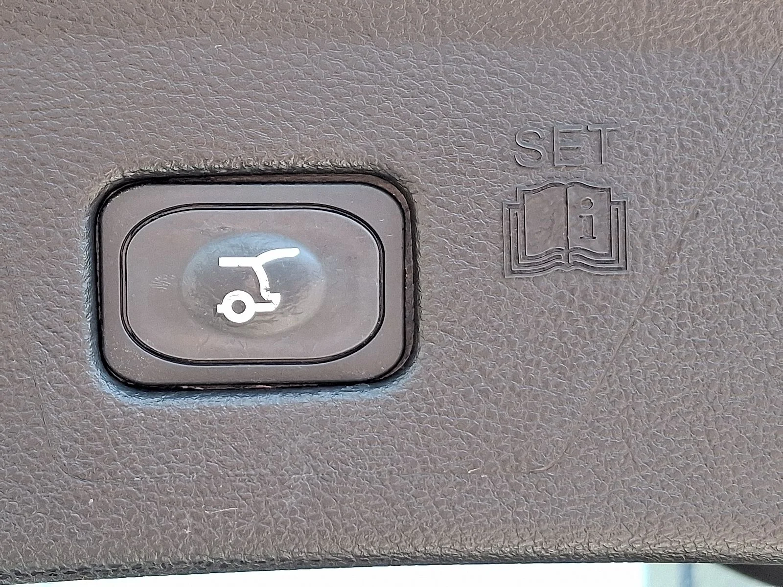 Used 2023 White Ford SEL image 29