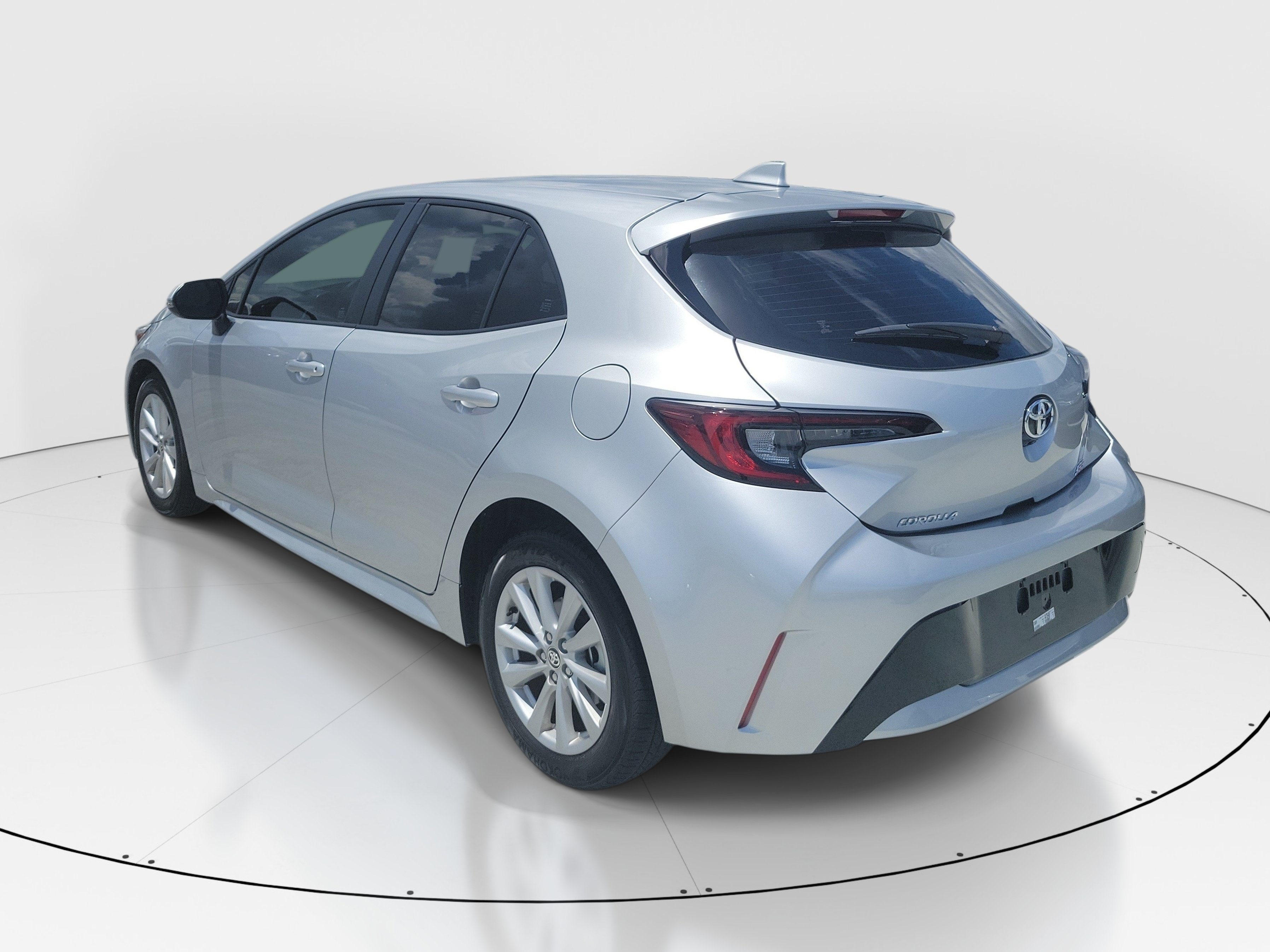 Used 2025 Classic Silver Metallic Toyota SE image 4