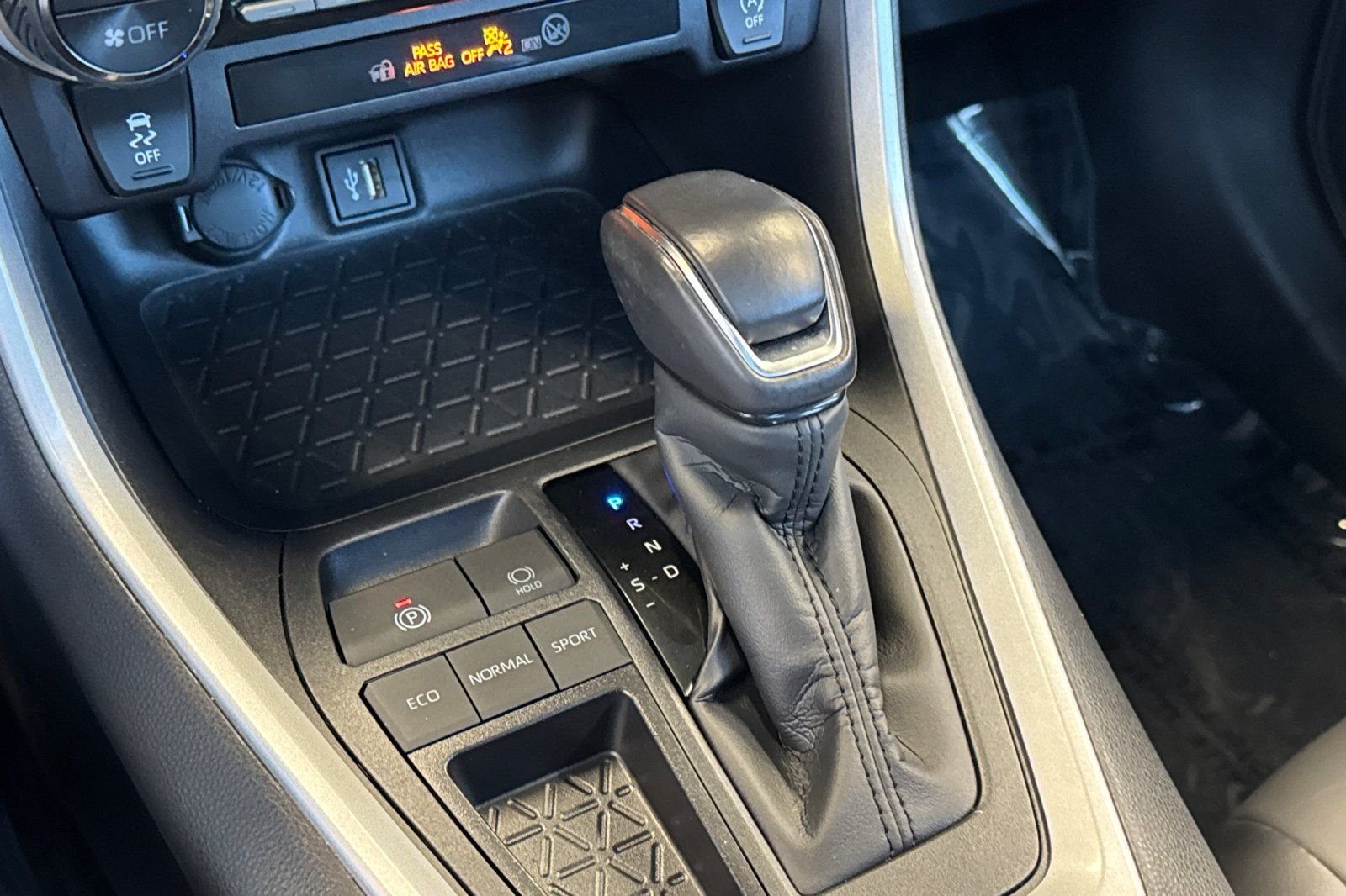 Certified Used 2025 Beige Toyota XLE Premium image 28