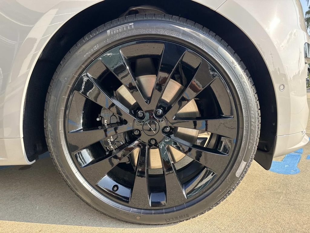 New 2026 Borasco Grey Land Rover Dynamic SE image 6