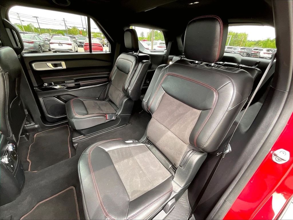 Used 2022 Rapid Red Metallic Tinted Clearcoat Ford ST-Line image 14