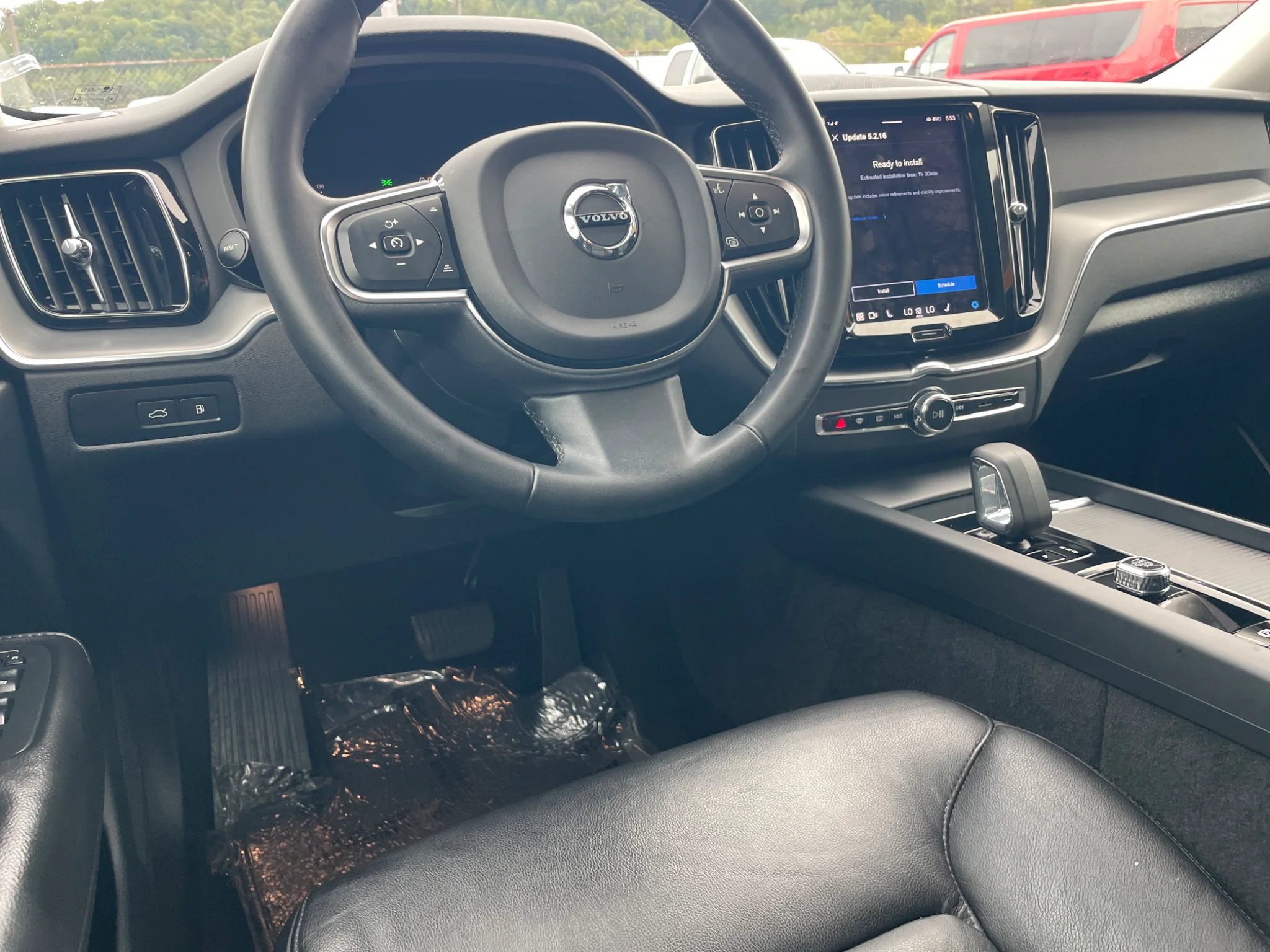 Used 2023 Thunder Grey Metallic Volvo Core Bright Theme image 9