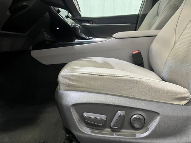 Certified Used 2018 Black Toyota XSE V6 image 14