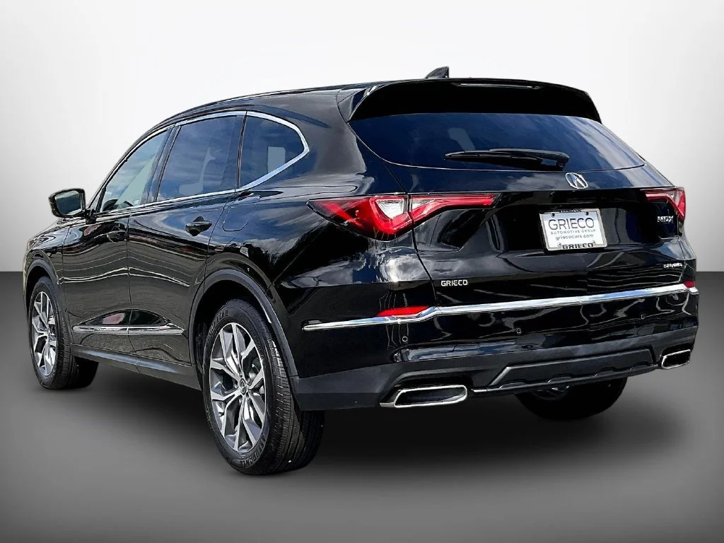 Used 2023 Black Acura Technology image 5