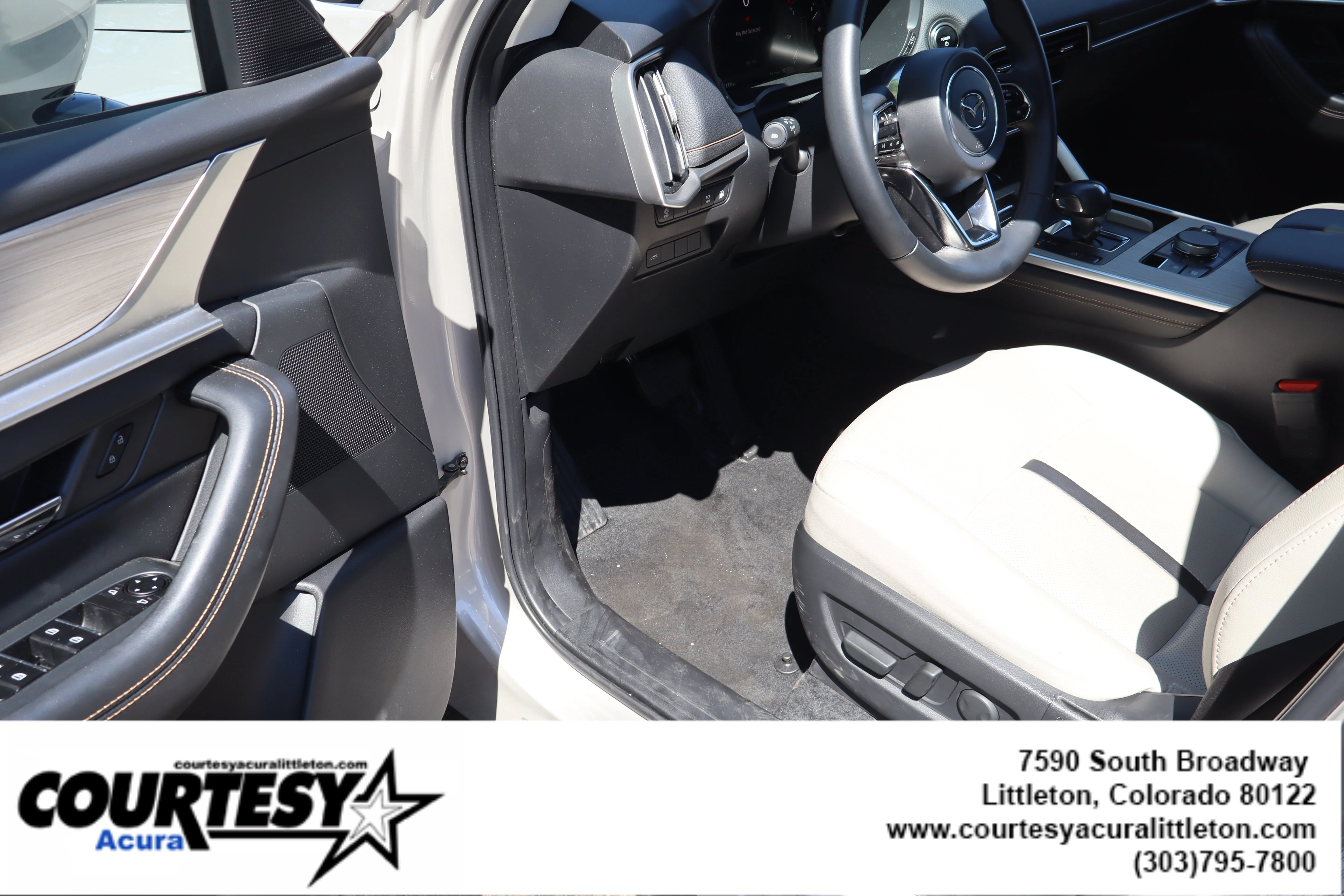Used 2024 Platinum Quartz Mazda Preferred image 23