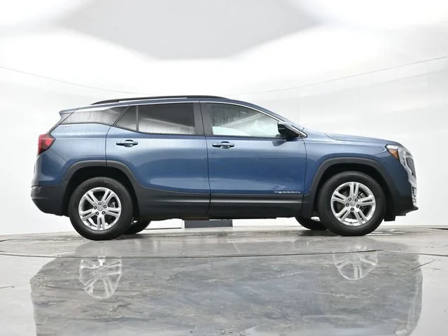Used 2024 Downpour Metallic GMC SLE image 32