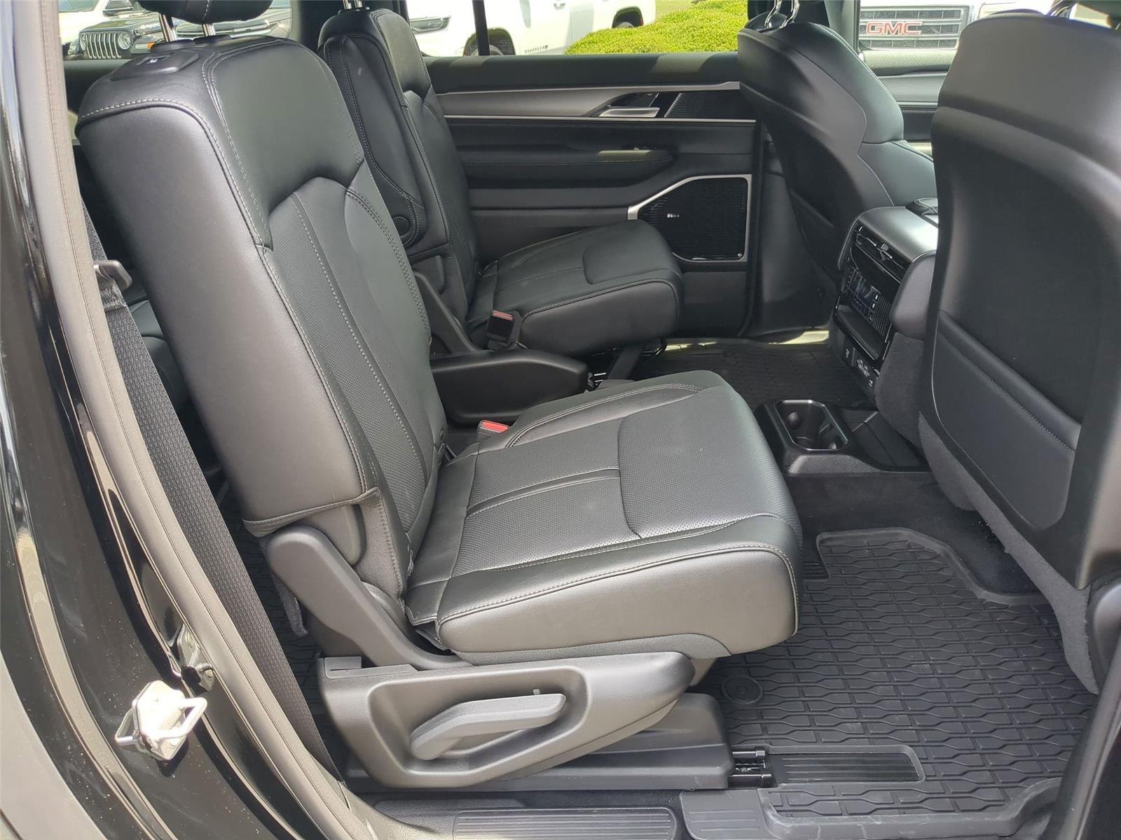 New 2026 High Gloss Black Exterior Paint Jeep Limited Altitude image 31