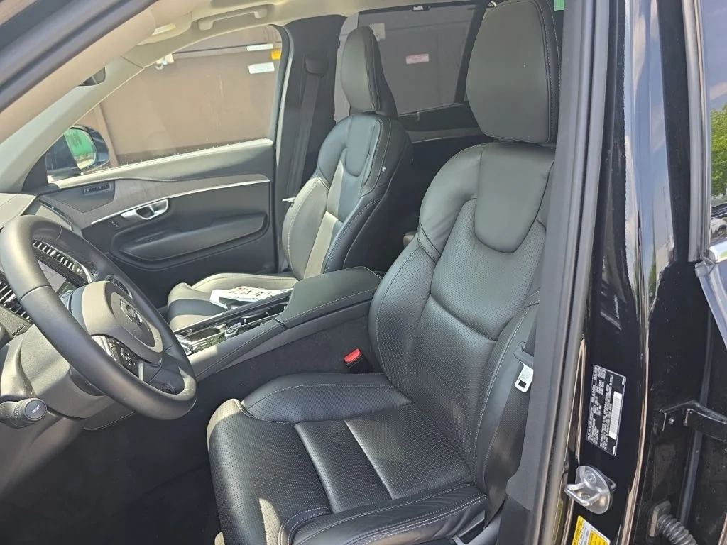 Used 2023 Black Volvo Ultimate image 9