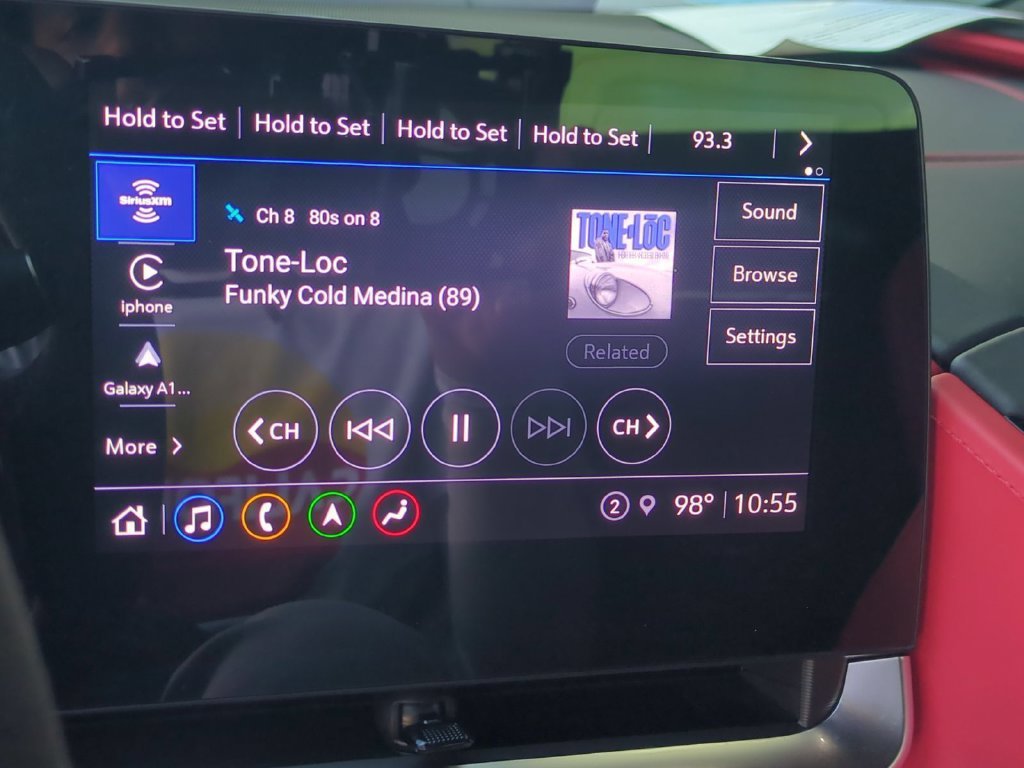 Used 2022 ARCTIC WHITE Chevrolet 3LT image 16
