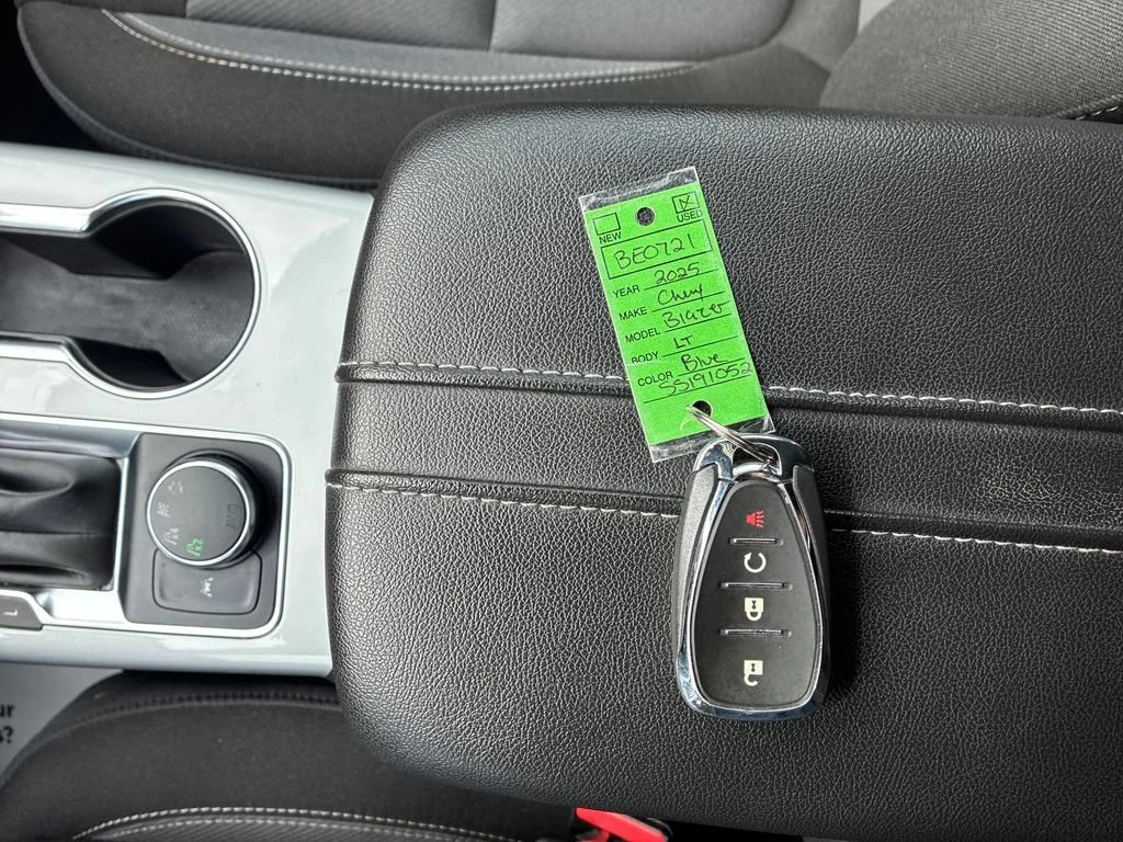Used 2025 Riptide Blue Metallic Chevrolet 2LT image 26