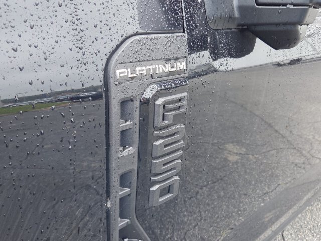 2026 Ford F-250 Super Duty Platinum - Photo 11