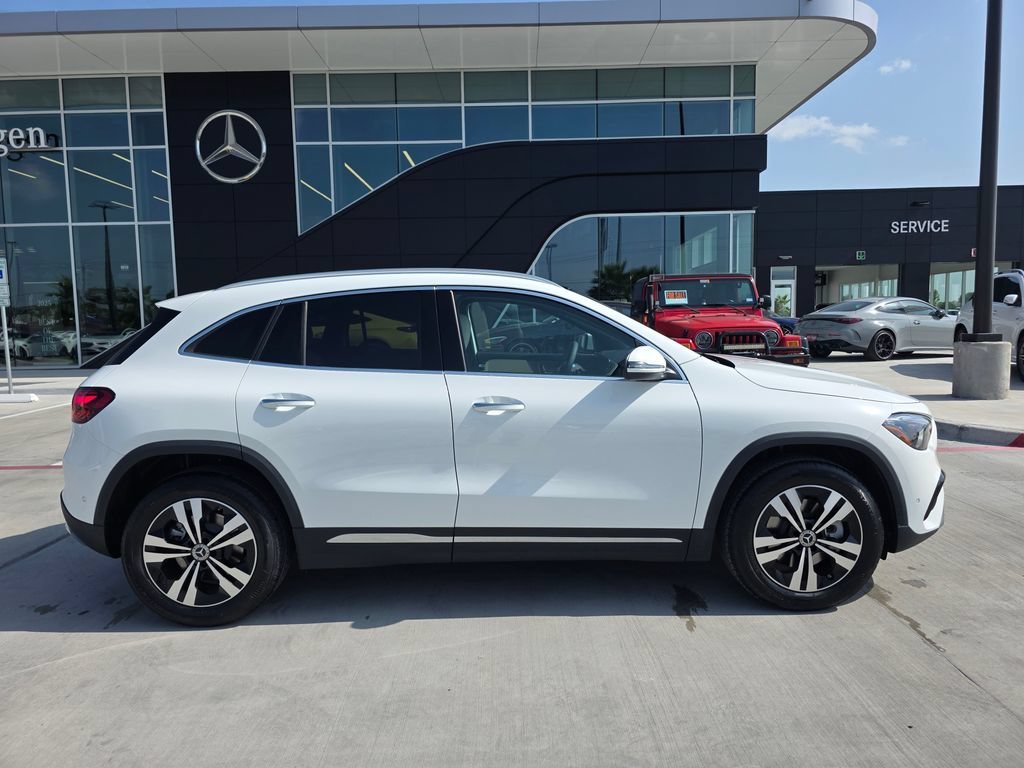 New 2026 Polar White Mercedes-Benz GLA 250 image 38