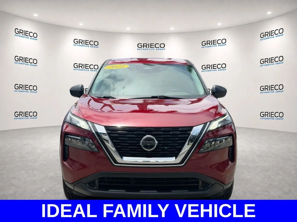 Used 2021 Red Nissan S image 2