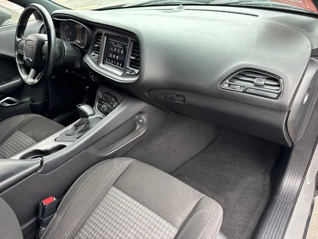 Used 2023 Destroyer Gray Clearcoat Dodge SXT image 15