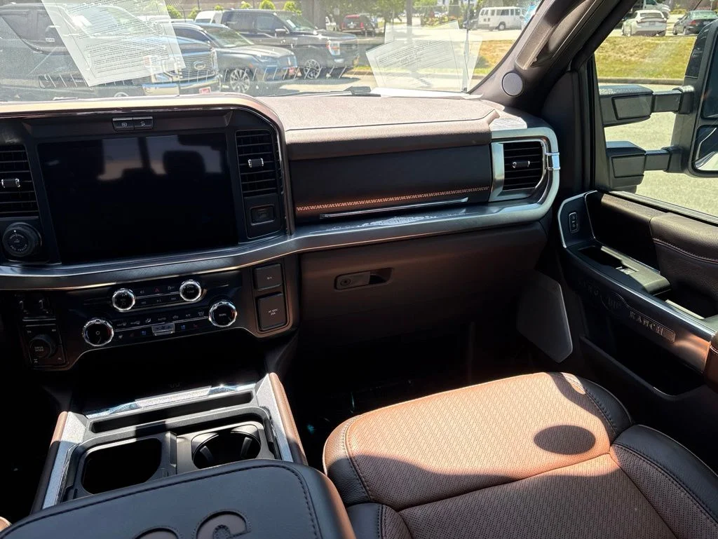 Used 2025 White Ford King Ranch image 12