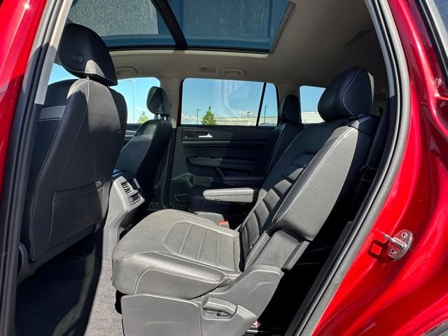Used 2021 Blue Volkswagen SEL Premium image 26