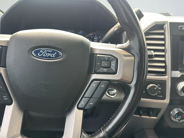 Used 2019  Ford Platinum image 17