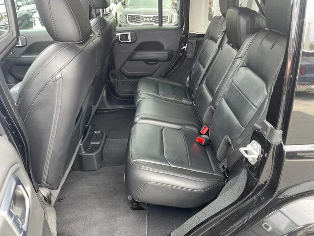 Used 2023 Black Jeep Altitude image 20