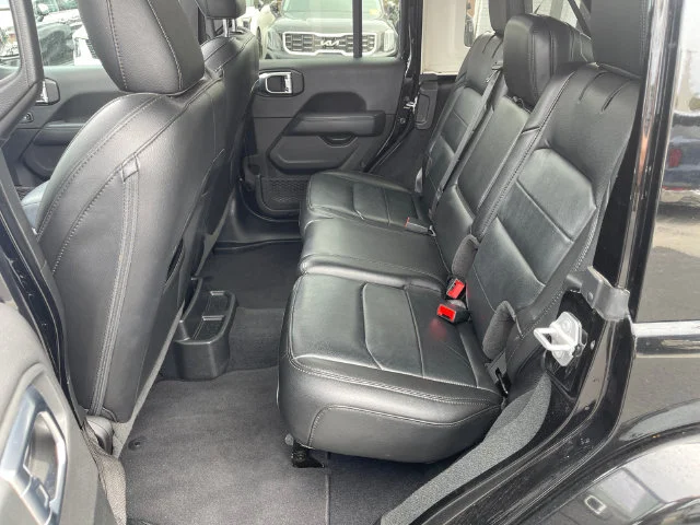 Used 2023 Black Jeep Altitude image 20