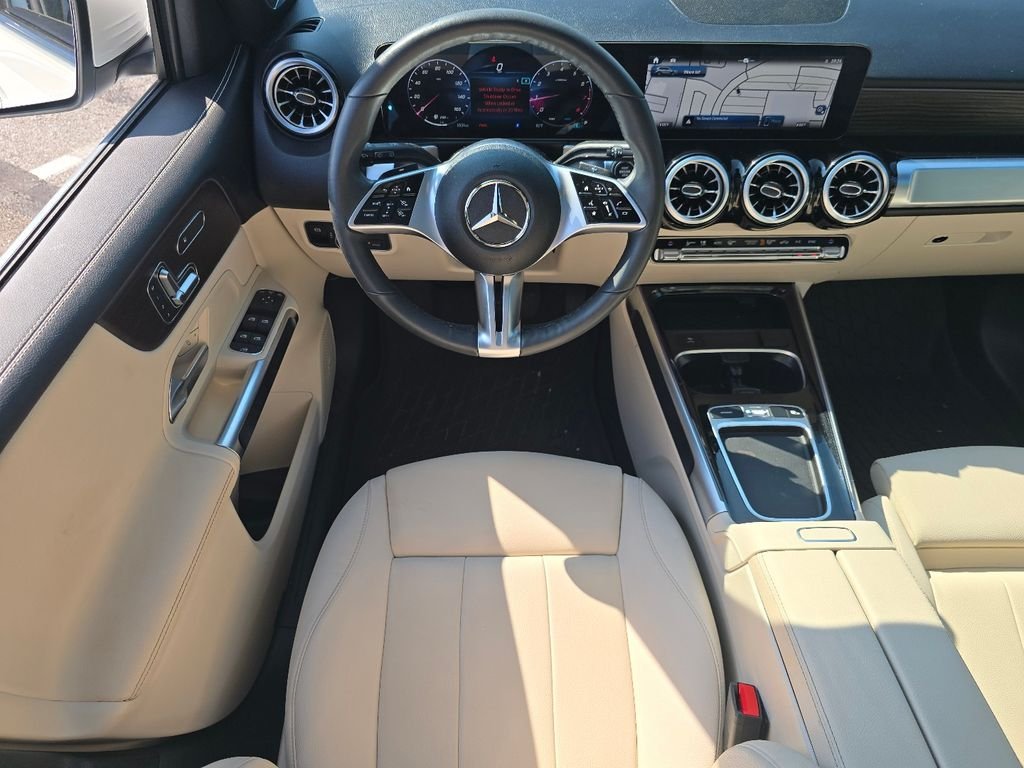 Certified Used 2025 Polar White Mercedes-Benz GLB 250 image 23