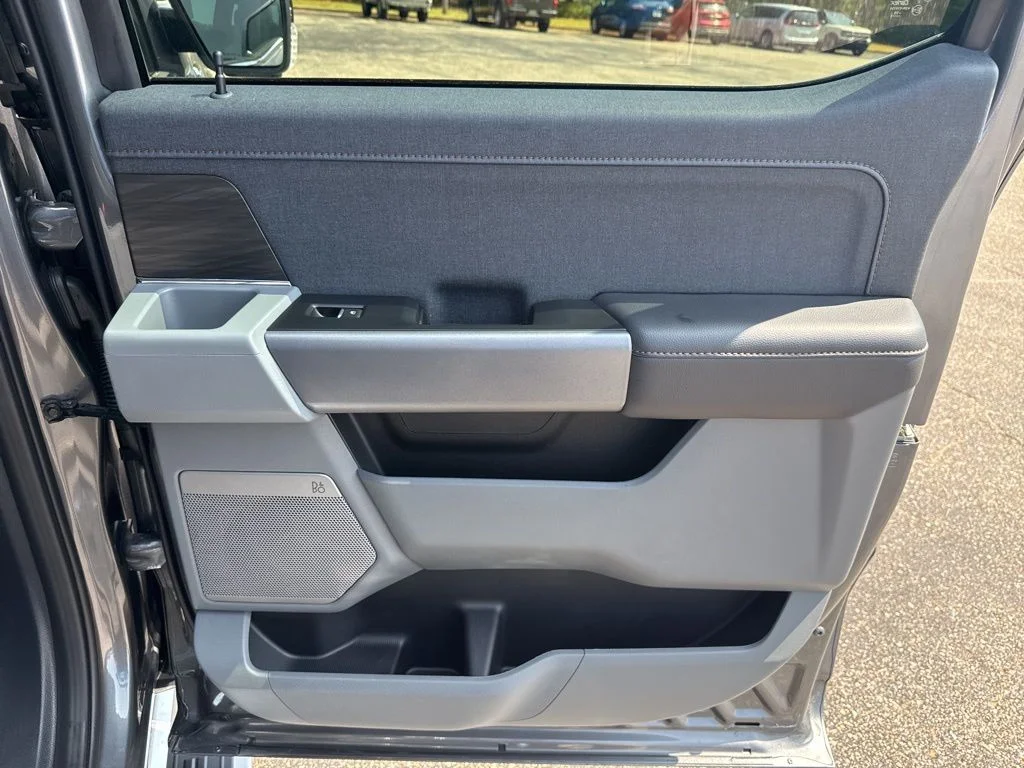 Used 2025 Gray Ford Lariat image 29